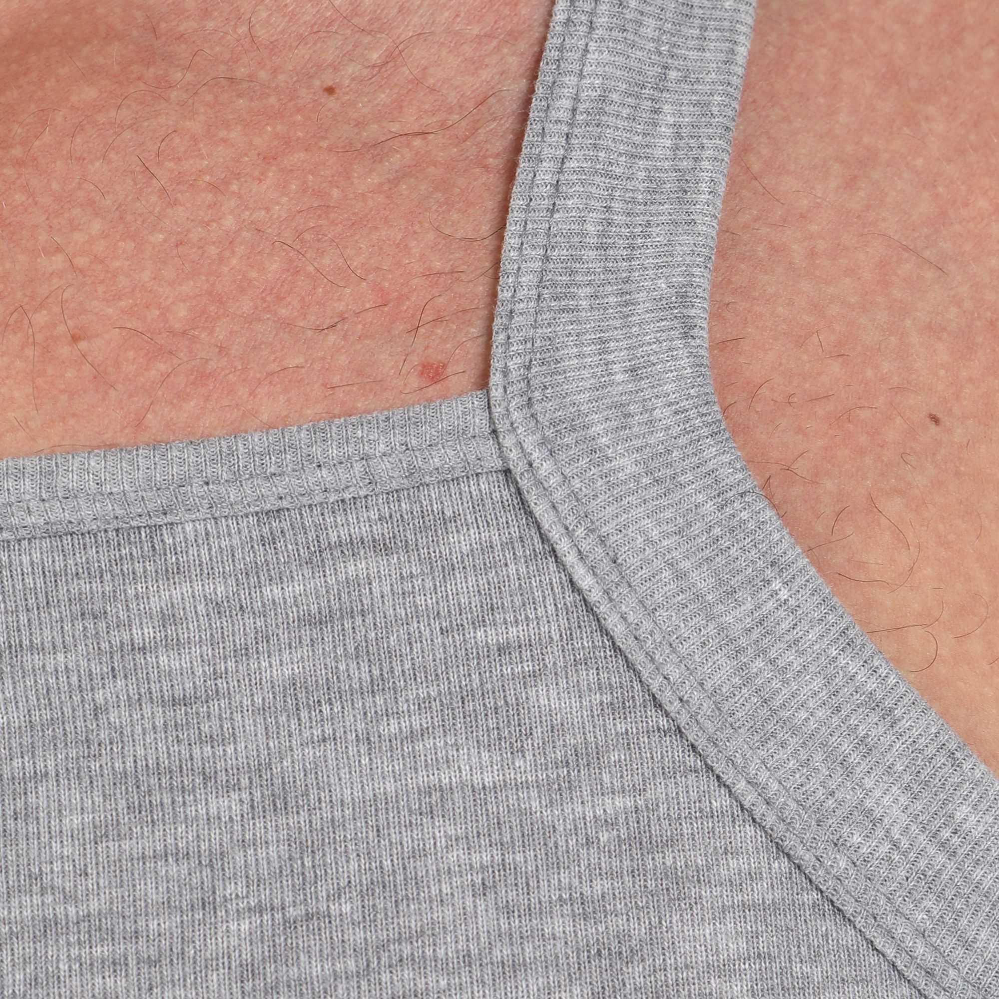 Мужская майка на узких бретелях 3