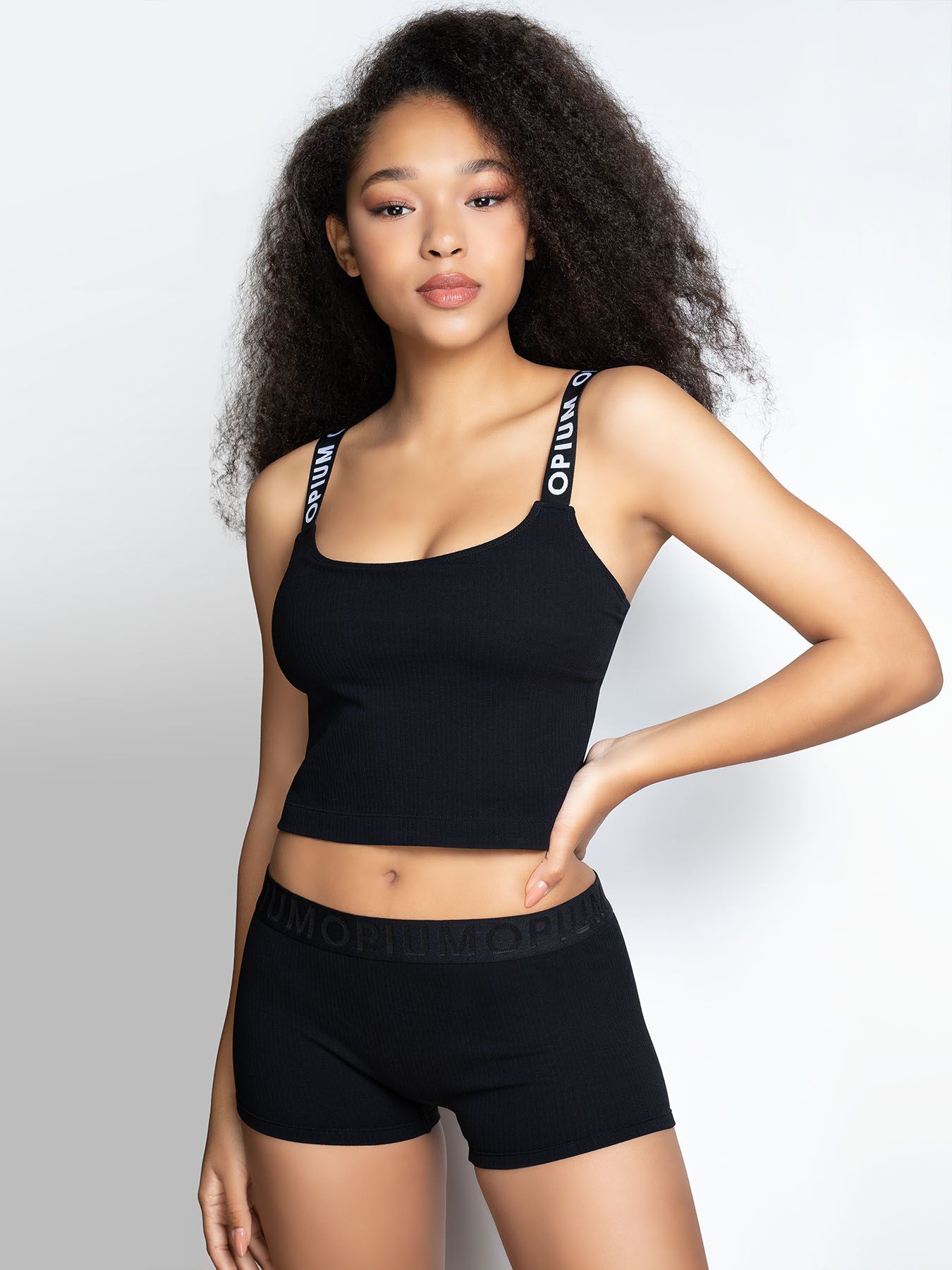 Женский укороченный топ из мягкого трикотажа в рубчик 3