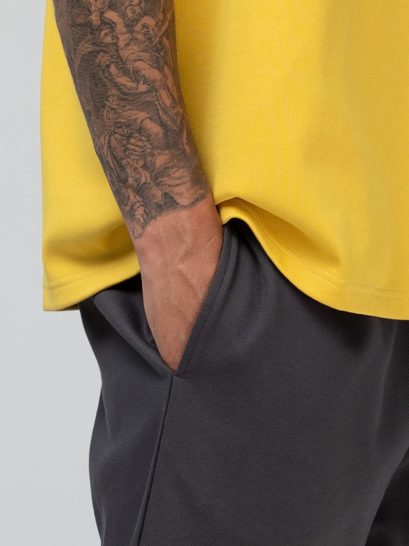 Мужской костюм для дома и отдыха: футболка и шорты 12