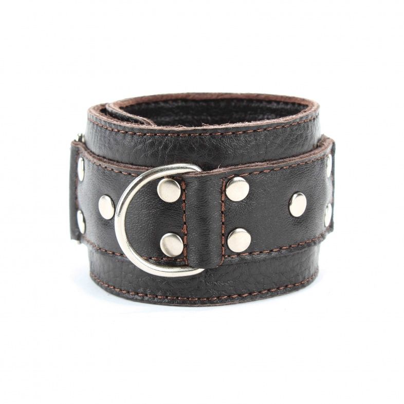 Коричневые кожаные оковы с клепками 4