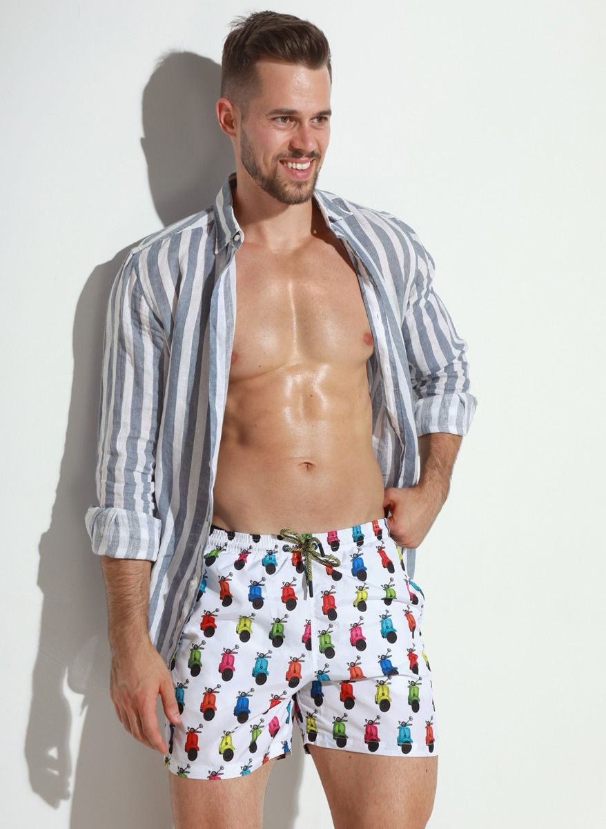 Мужские пляжные шорты с принтом в виде цветных мопедов 3