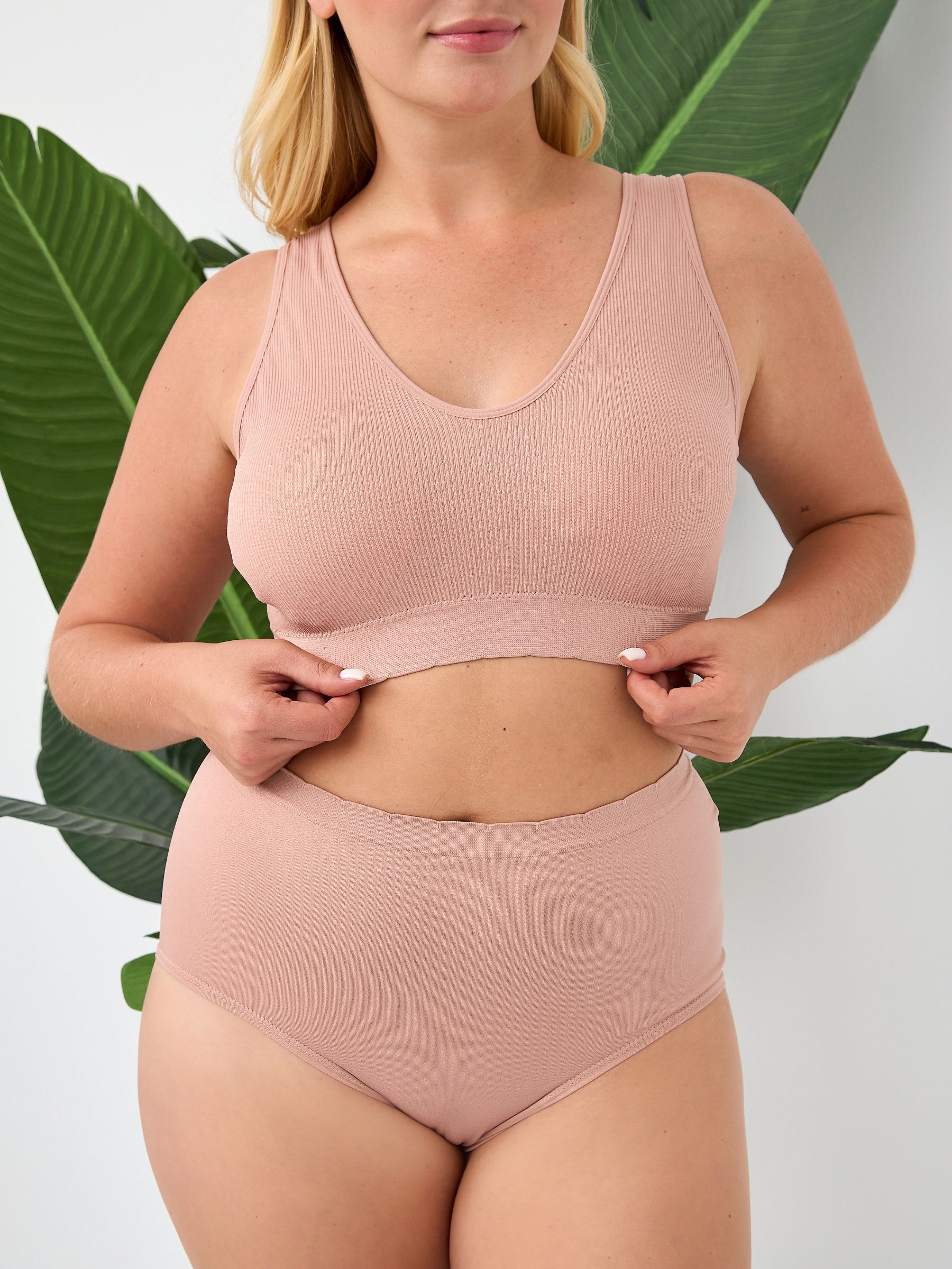 Набор из 3 бюстгальтеров-топов в мелкий рубчик с кружевом на бретелях 5