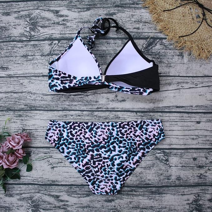 Раздельный купальник с анималистическим принтом и цветными пятнышками 4