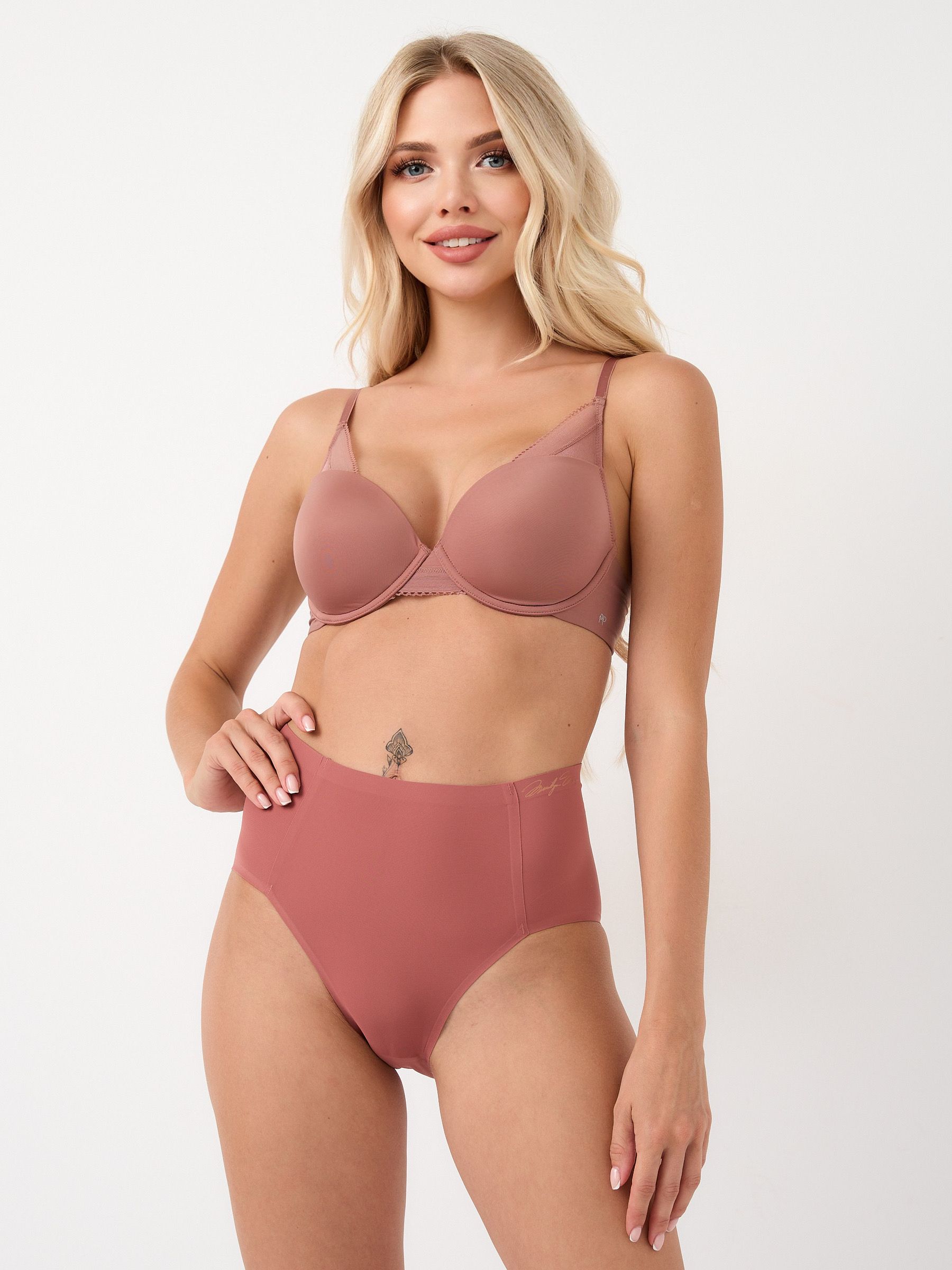 Набор из 5 бесшовных трусиков: в цветочек и 4 однотонных 4