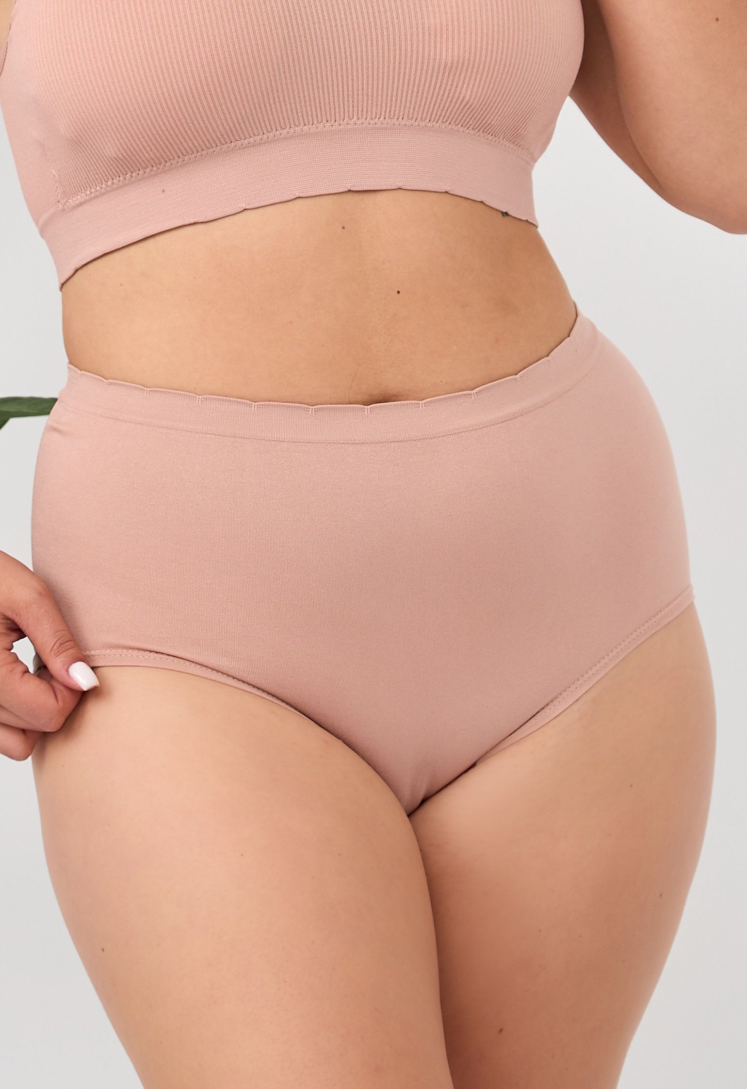 Высокие гладкие бесшовные трусики 9