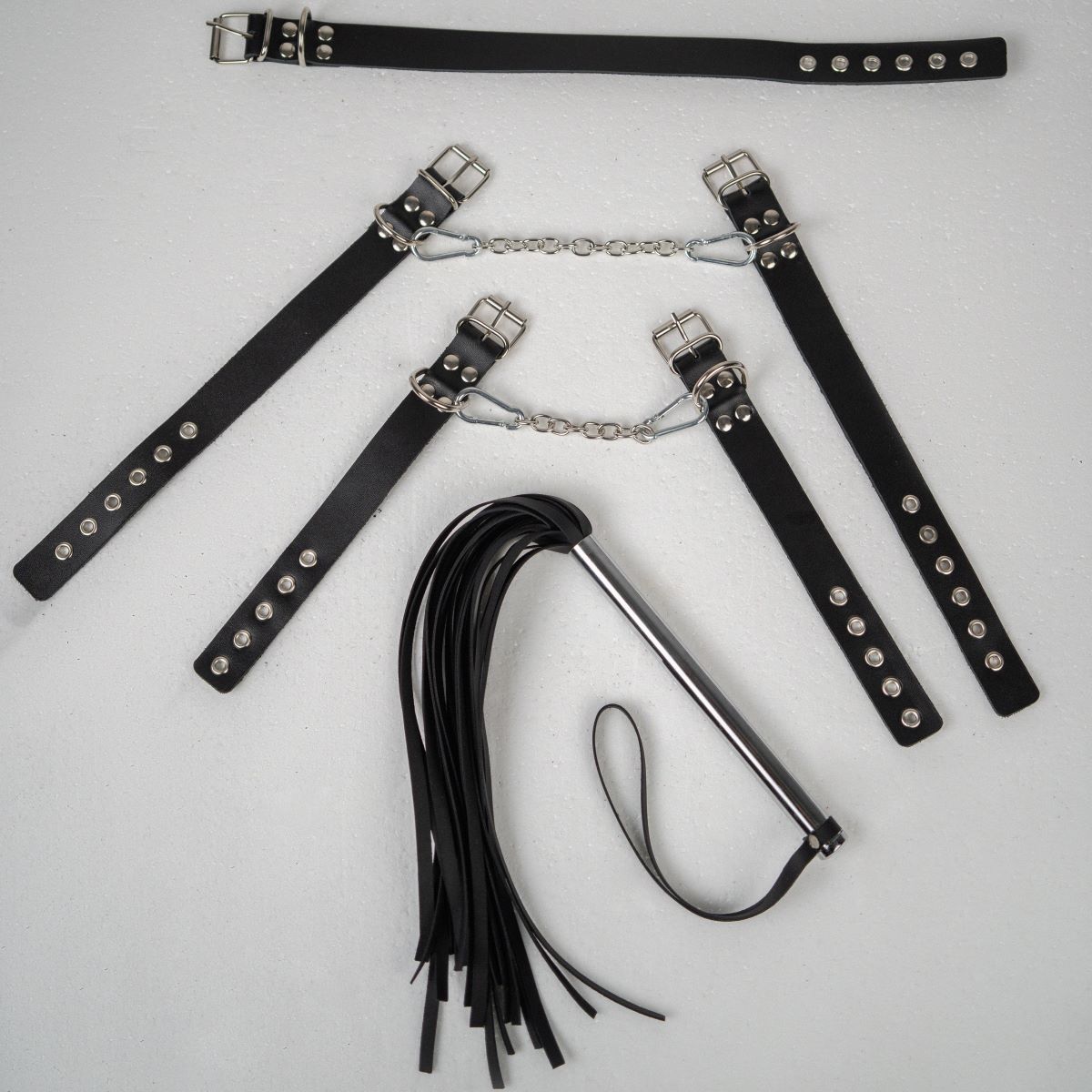 БДСМ-набор с плёткой в черном цвете 2