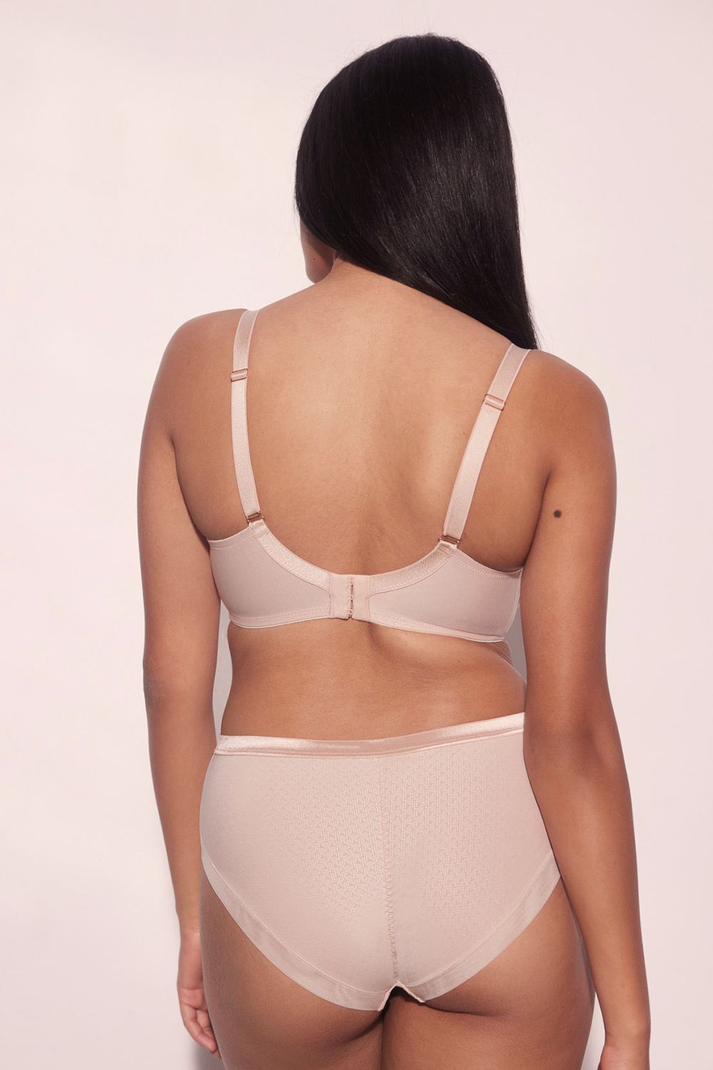 Телесный бюстгальтер Diamante на косточках 6