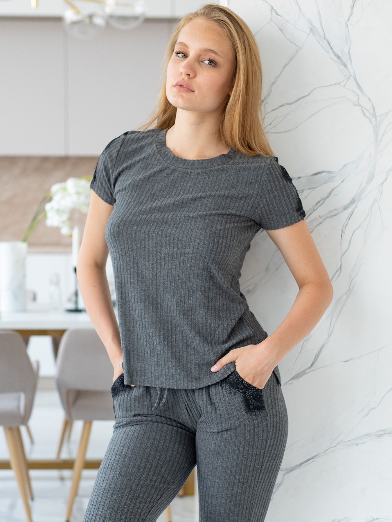 Женский домашний комплект с кружевным декором 1