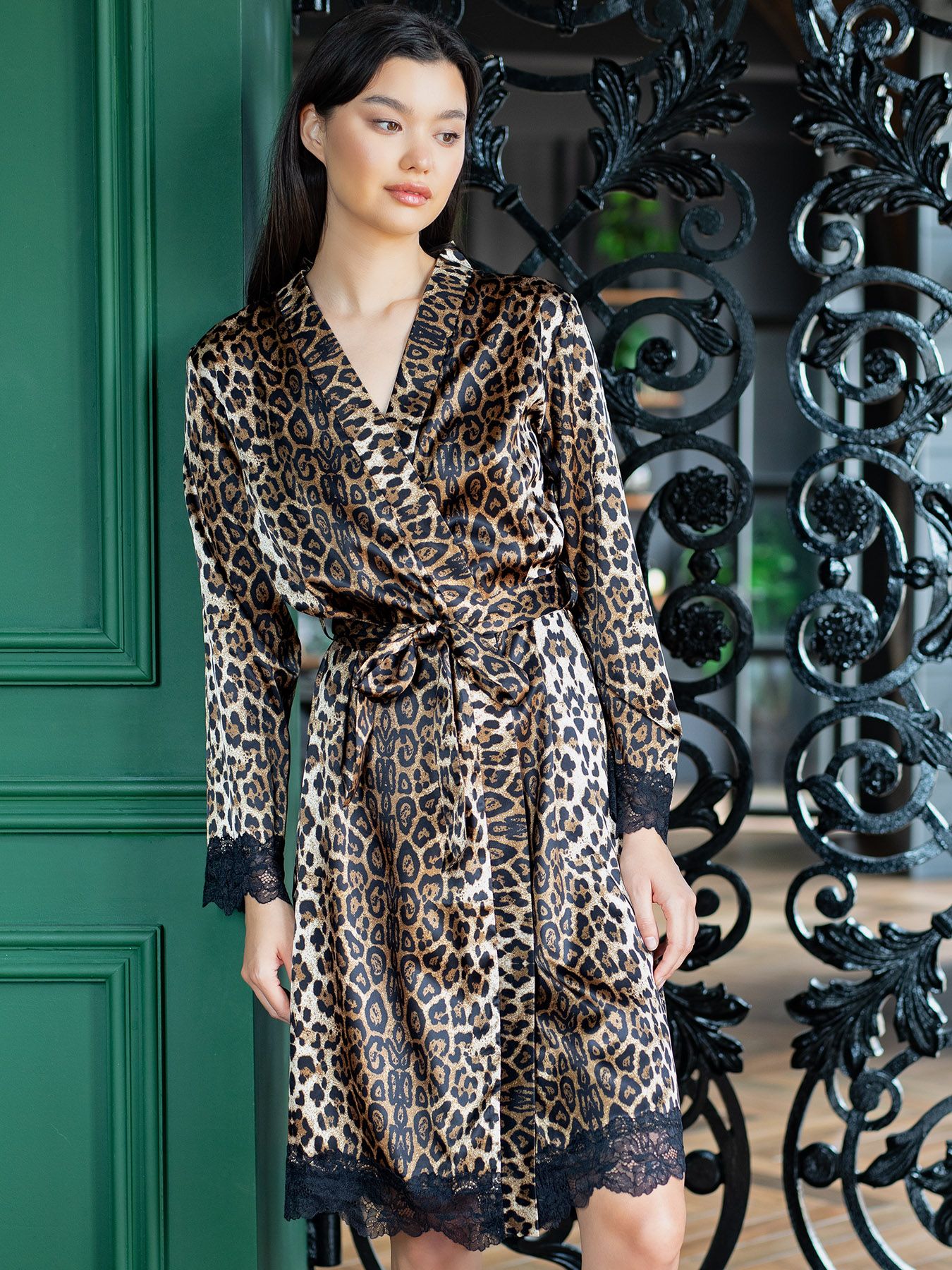 Соблазнительный халатик с леопардовым принтом 1