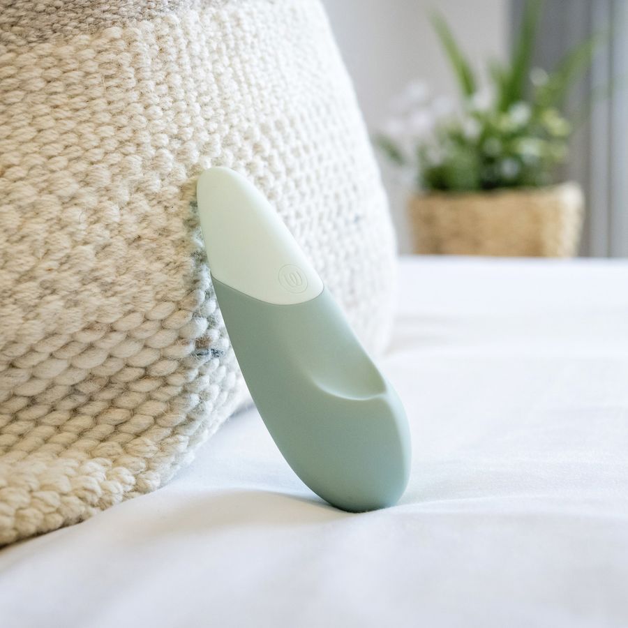 Зеленый клиторальный вибратор Womanizer Vibe 8