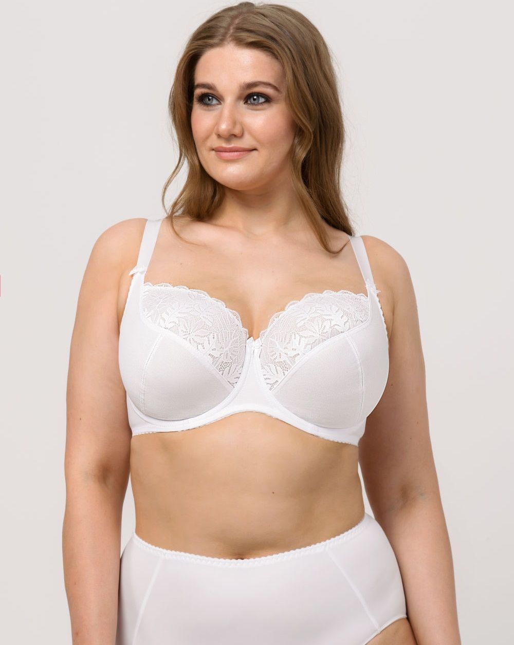 Бюстгальтер на каркасах с украшенной кружевом чашкой 4
