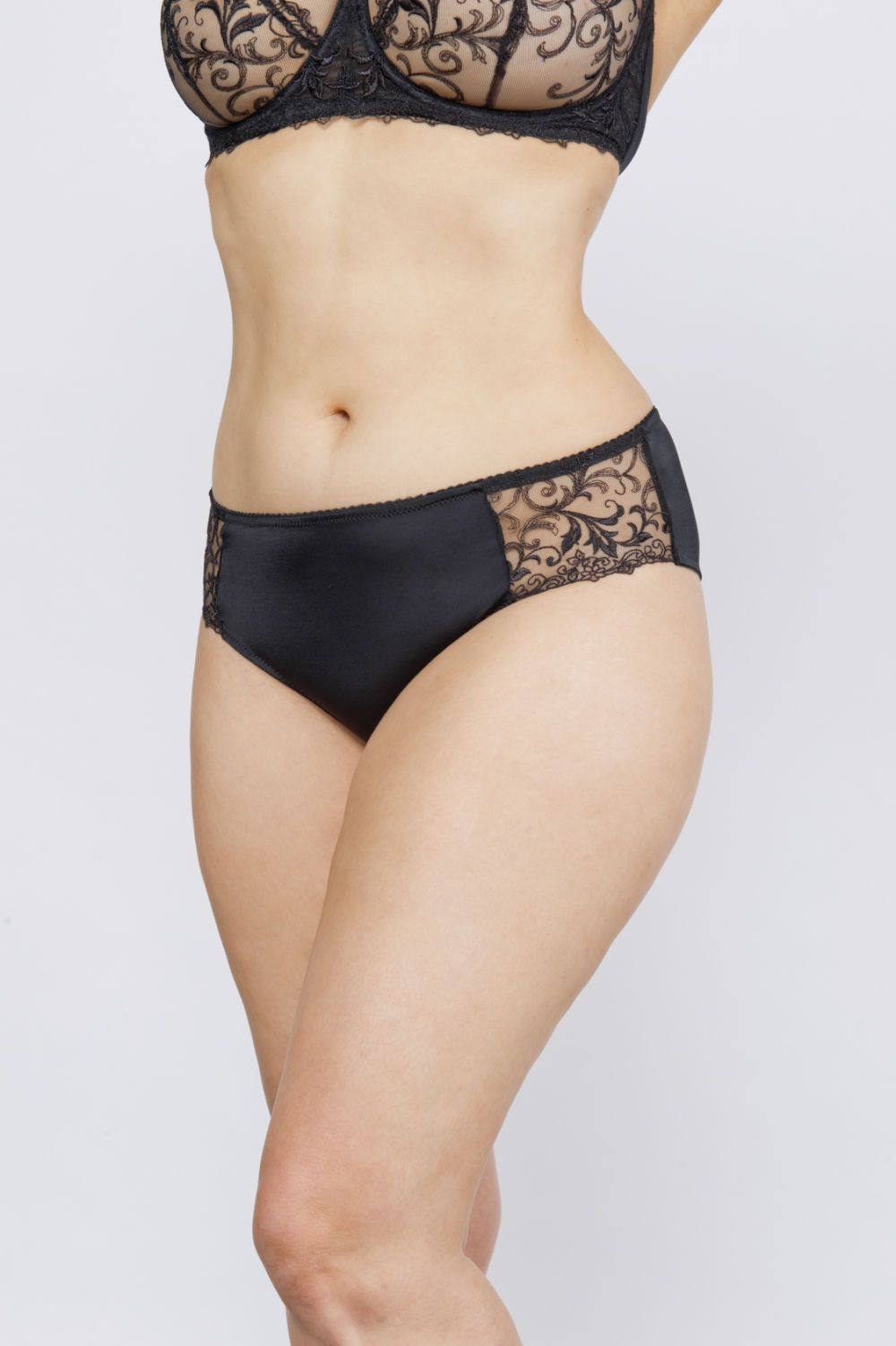 Трусы-бразилиана с кружевной отделкой 5