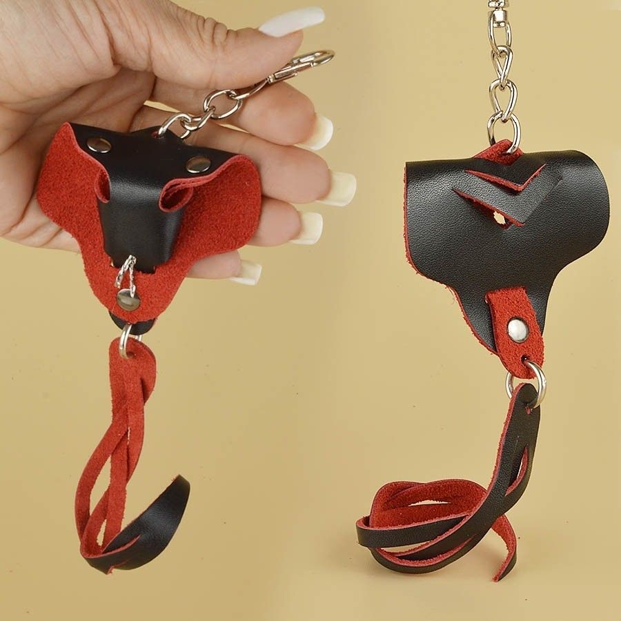 Брелок для ключей в форме кобры 1