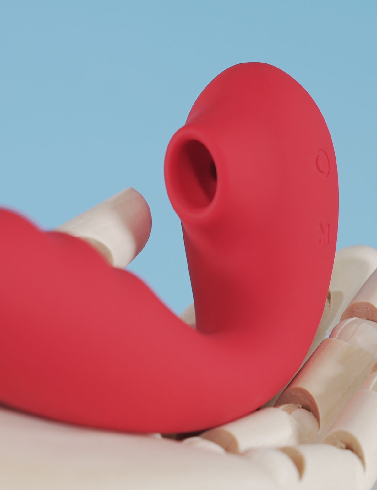 Красный вибратор с вакуумной стимуляцией и нагревом Tara 7