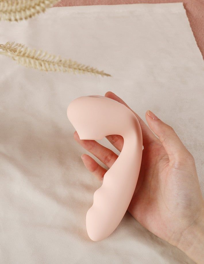 Нежно-розовый вибратор Tara с вакуумной стимуляцией и управлением через приложение 5