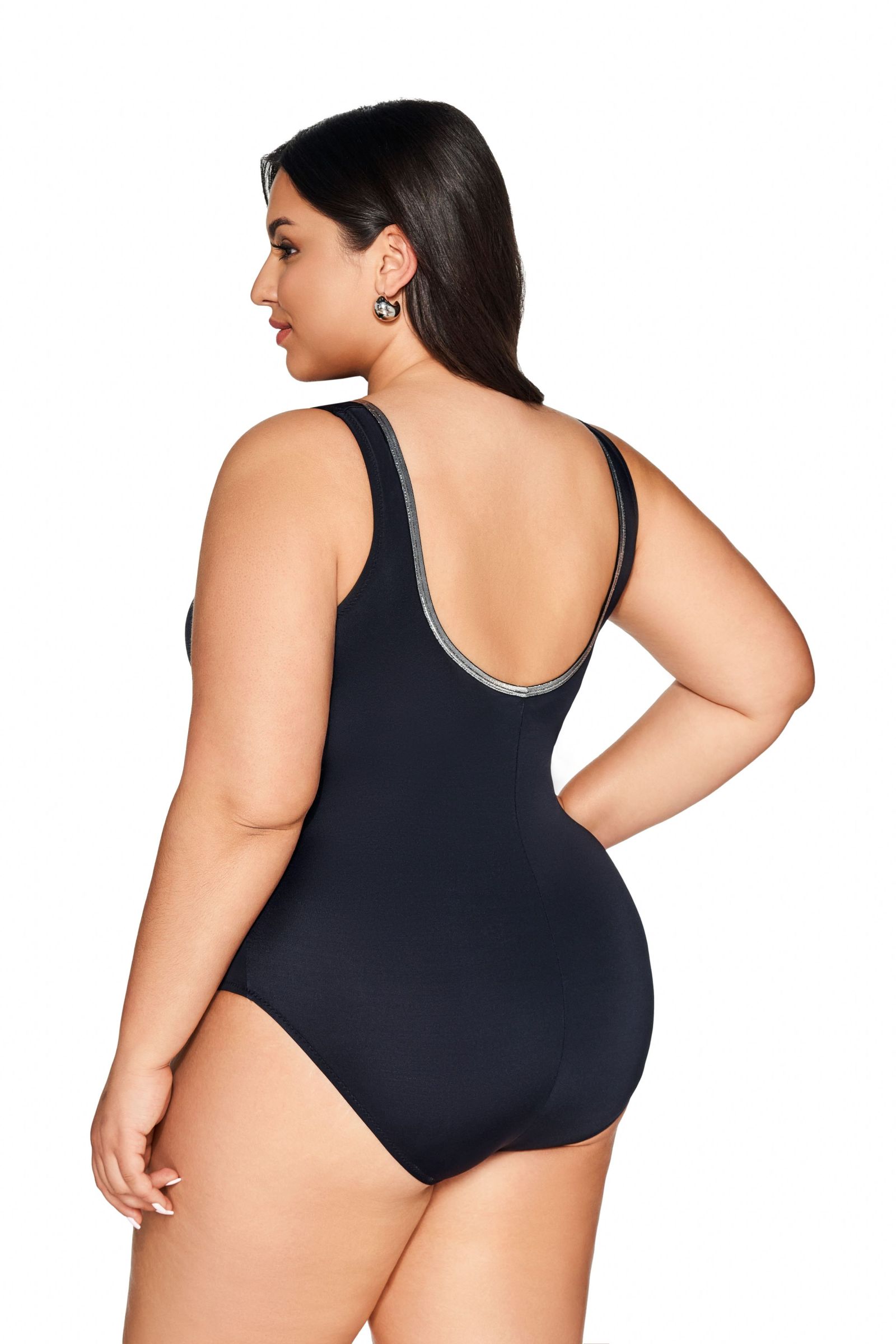 Роскошный купальник с серебристым декором 2