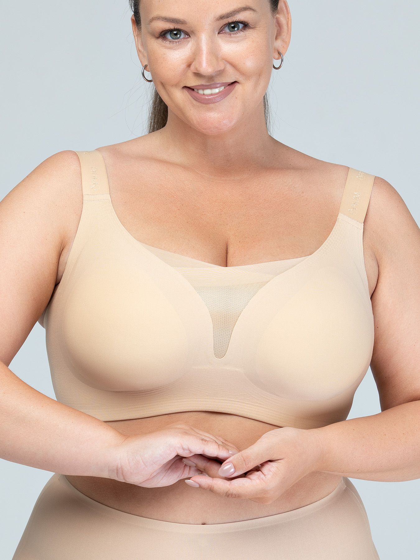 Бесшовный бюстгальтер для большой груди 1