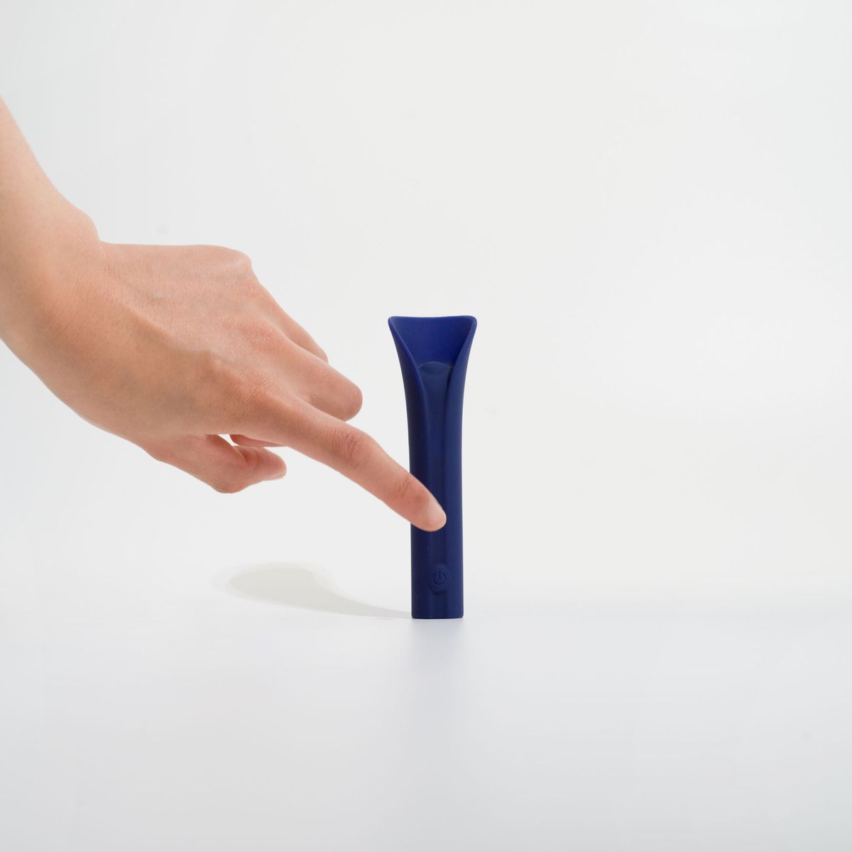 Синий мини-вибромассажёр Caress 4