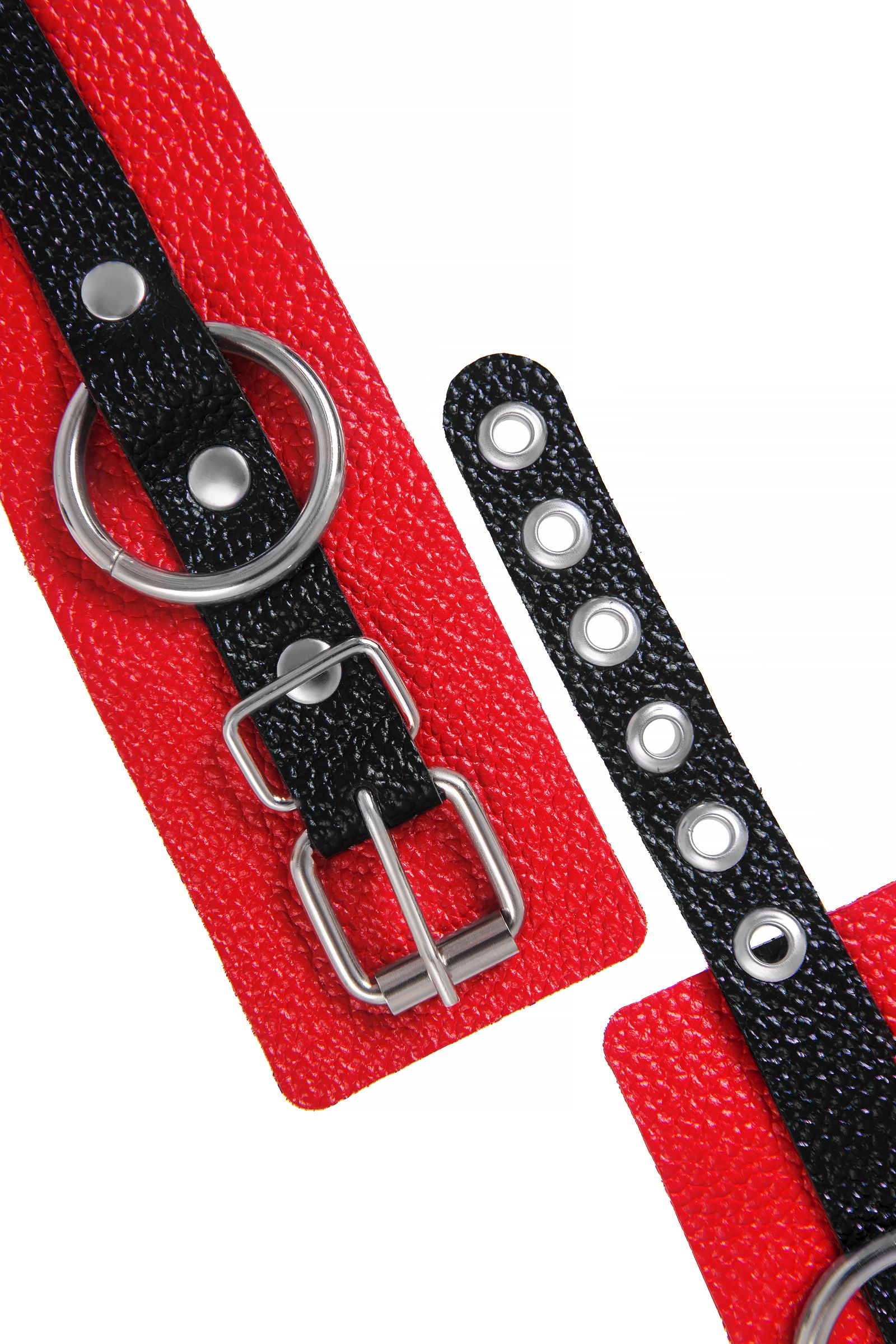 Красно-черные мягкие наручники с одним ремешком с люверсами 7