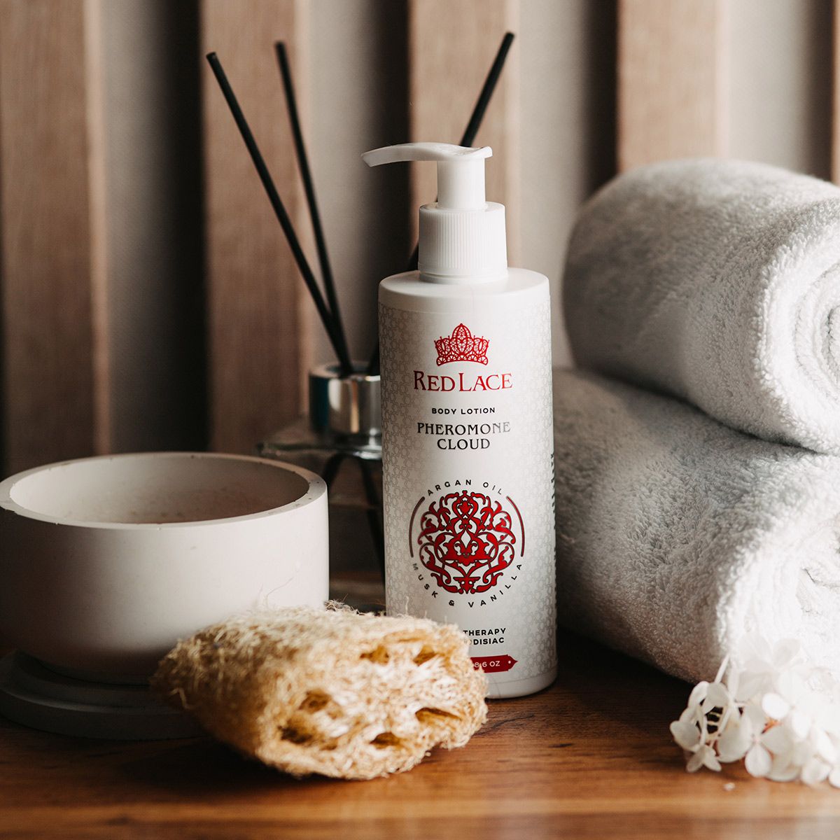 Лосьон для тела с феромонами Red Lace Pheromone Cloud - 250 мл. 2