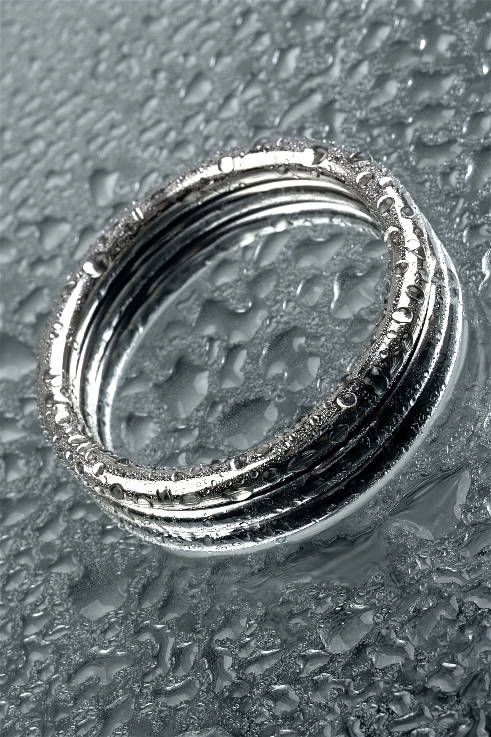 Металлическое кольцо на пенис 9