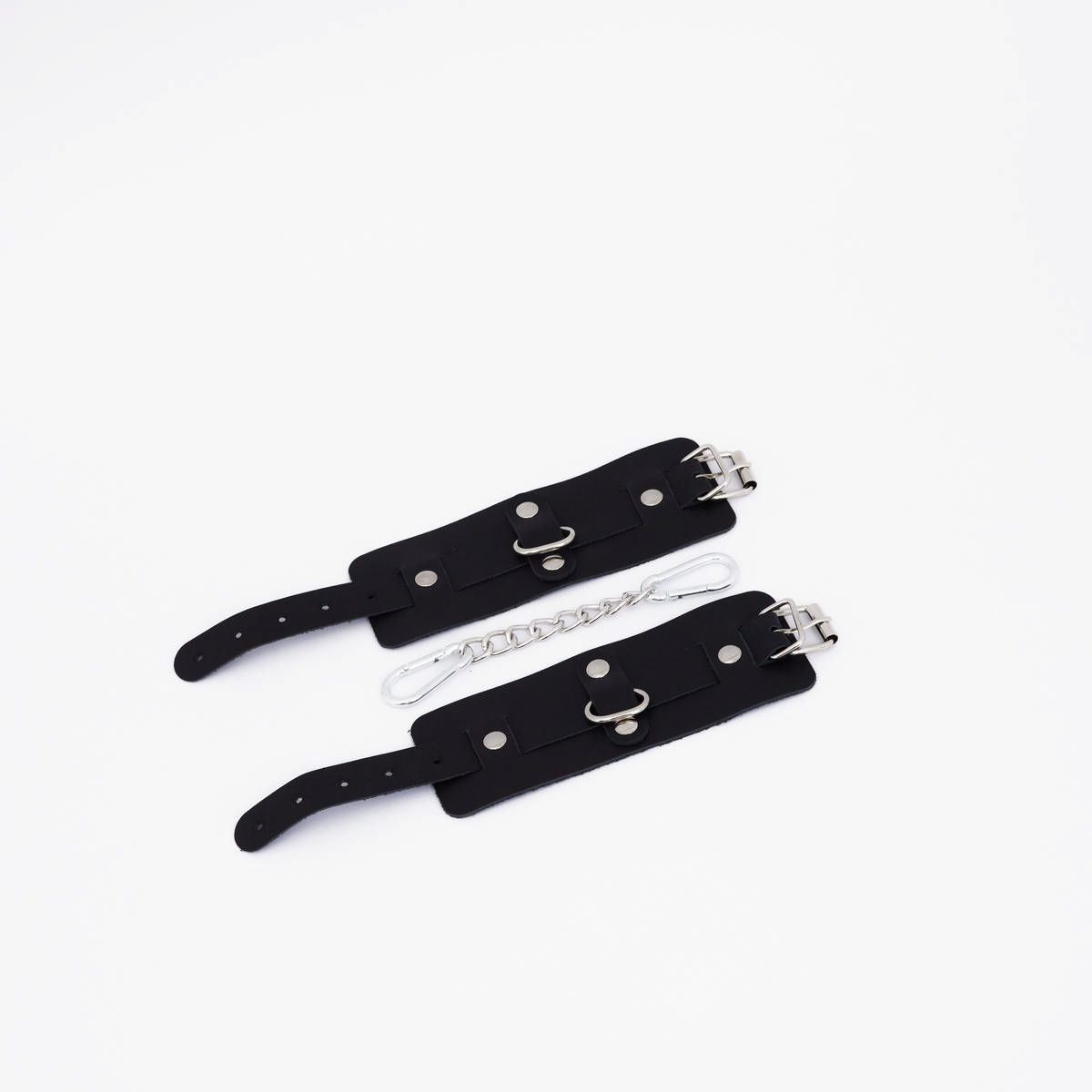 Черные кожаные наручники с хромированной фурнитурой 1