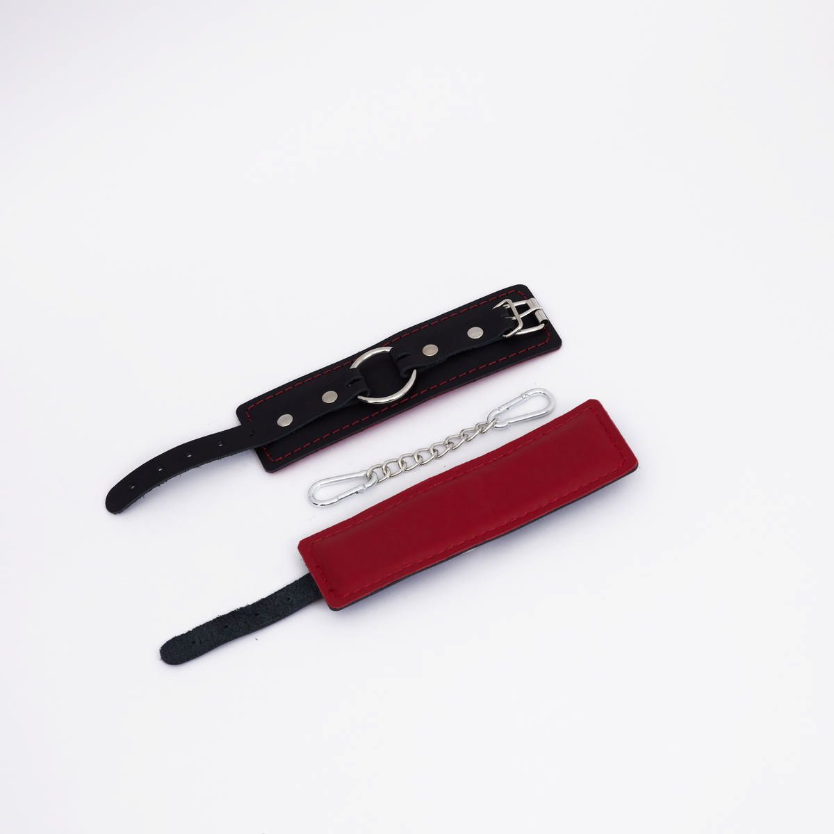 Черно-красные кожаные наручники 1