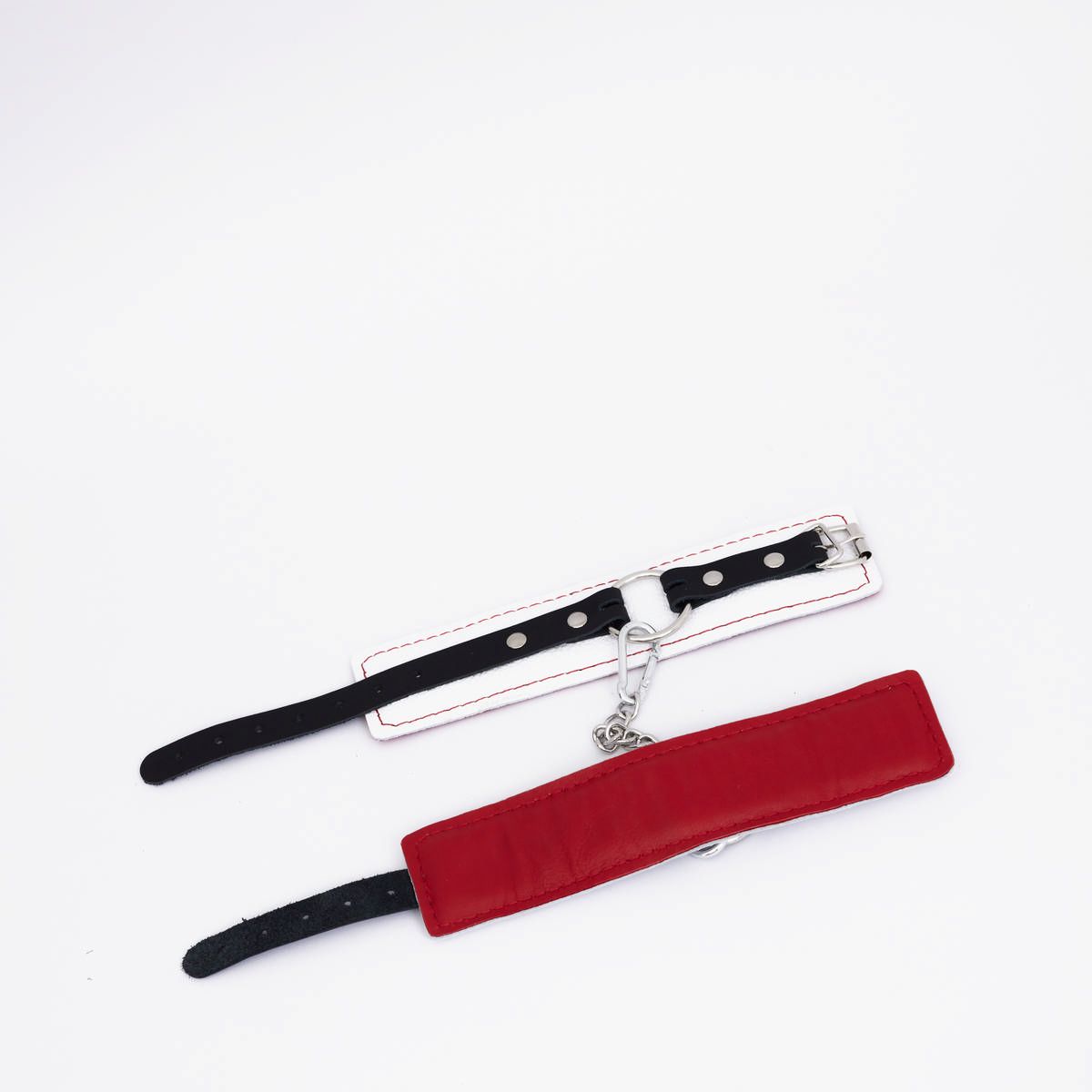 Бело-красные кожаные оковы 1