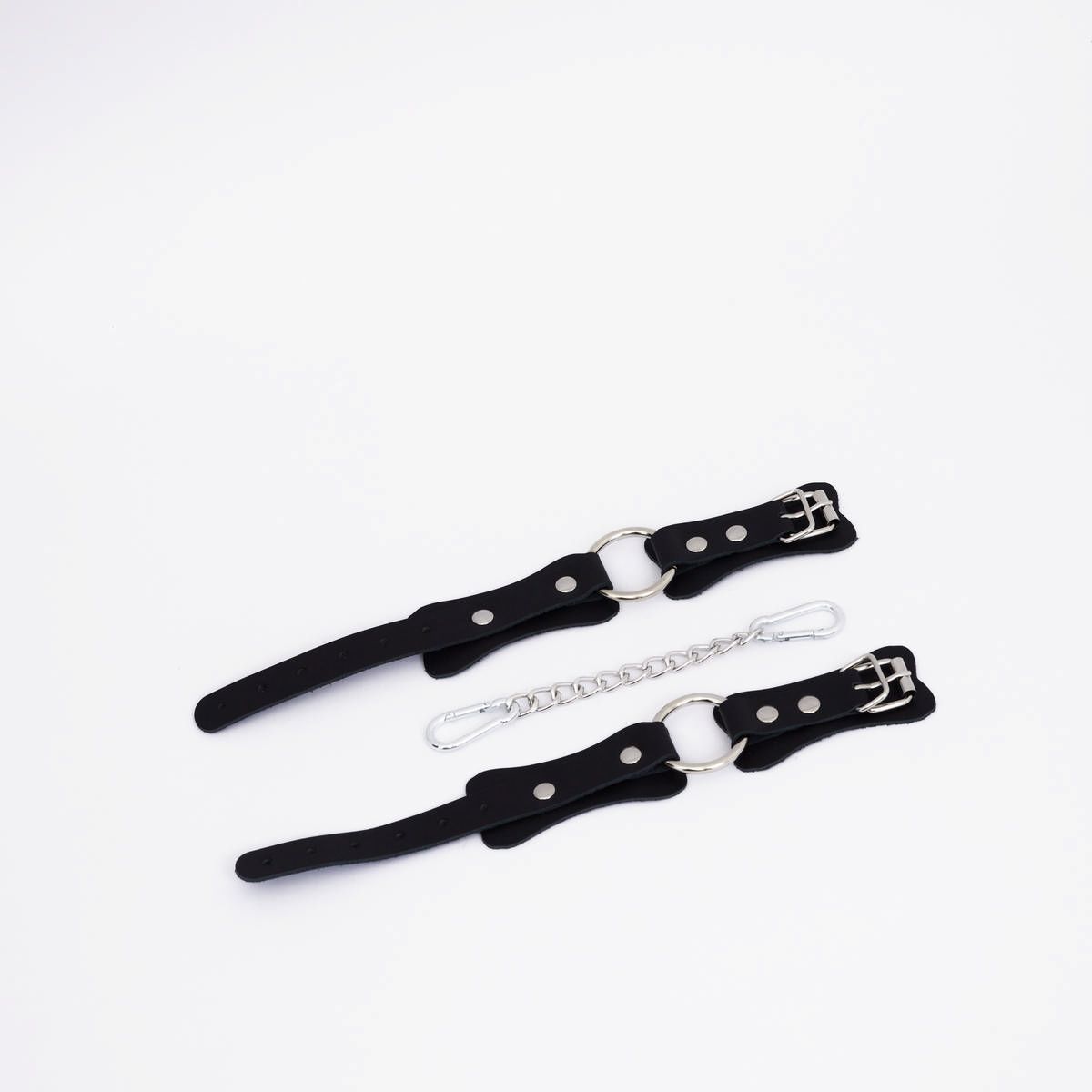 Черные кожаные оковы с кольцом 1