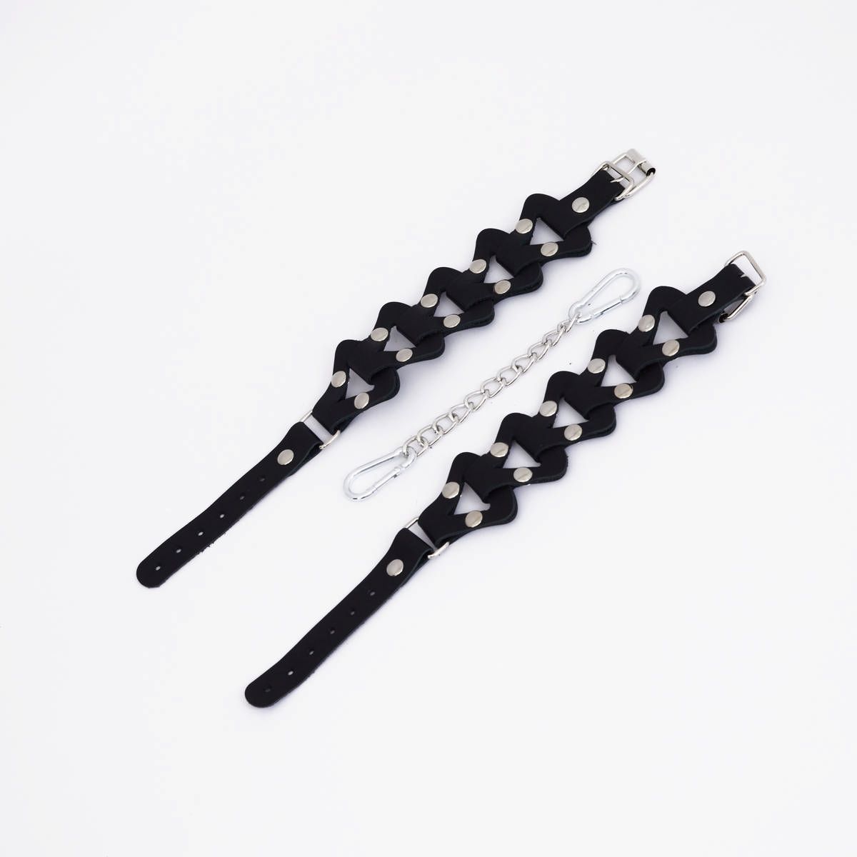 Черные кожаные наручники из звеньев 1
