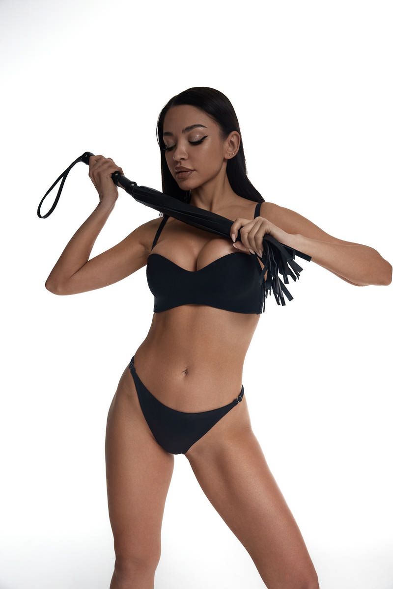 Черный кожаный флоггер со стальной ручкой - 45 см. 5