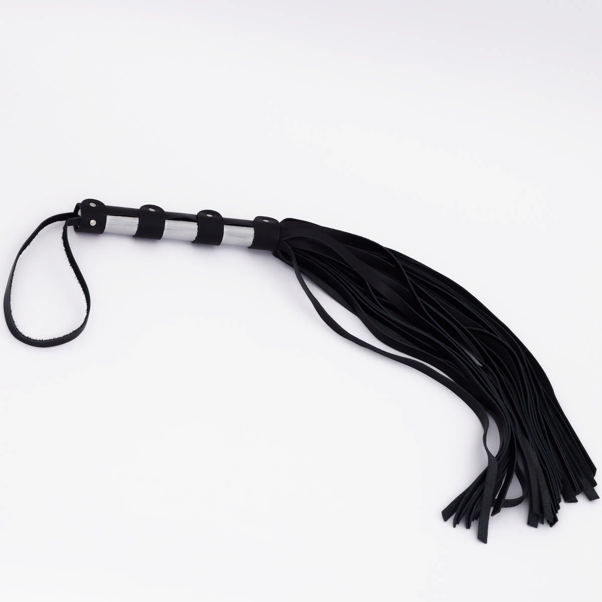 Черный кожаный флоггер со стальной ручкой - 45 см. 1