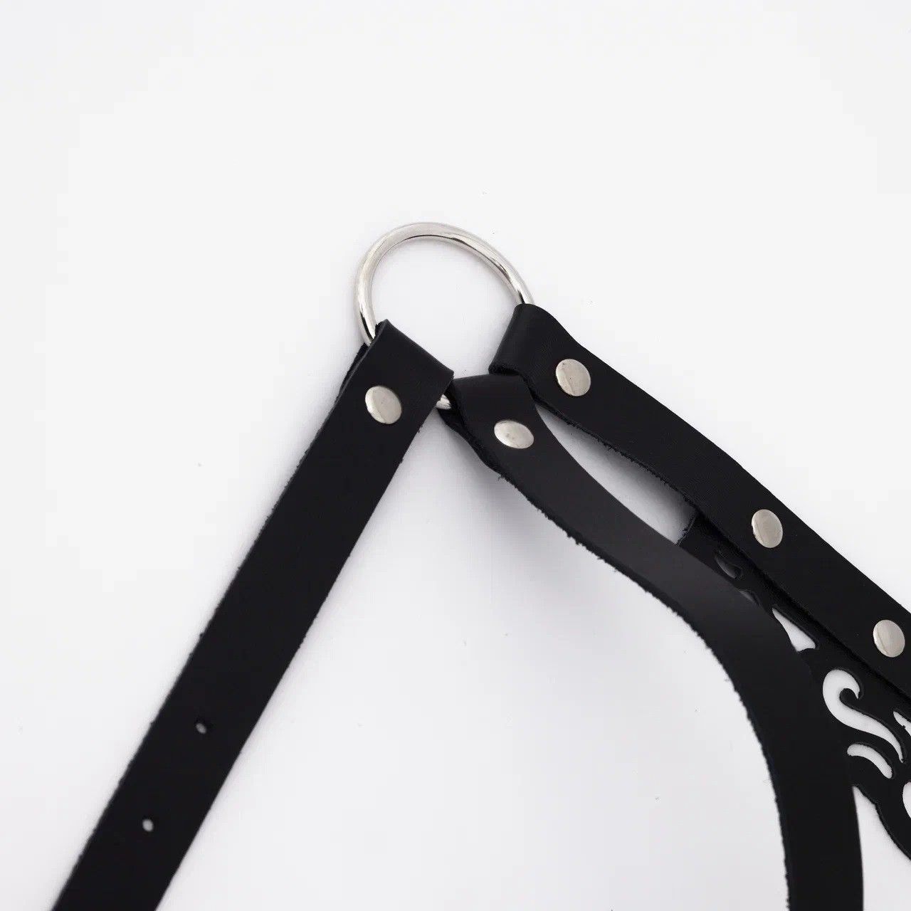 Черная резная портупея с клепками 4