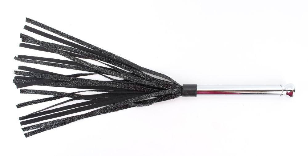 Черная плетка с металлической ручкой - 43 см. 2