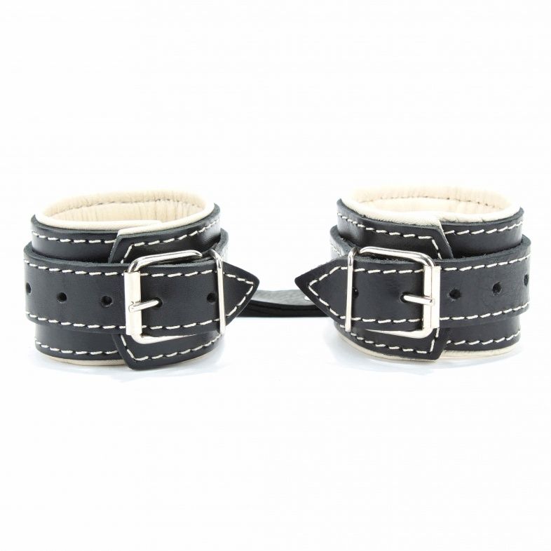 Черные наручники с бежевым подкладом 3