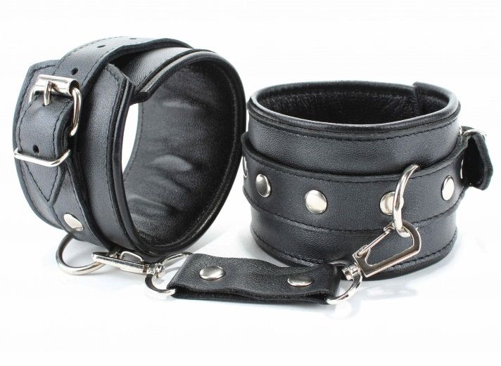 Черные оковы из гладкой кожи 1